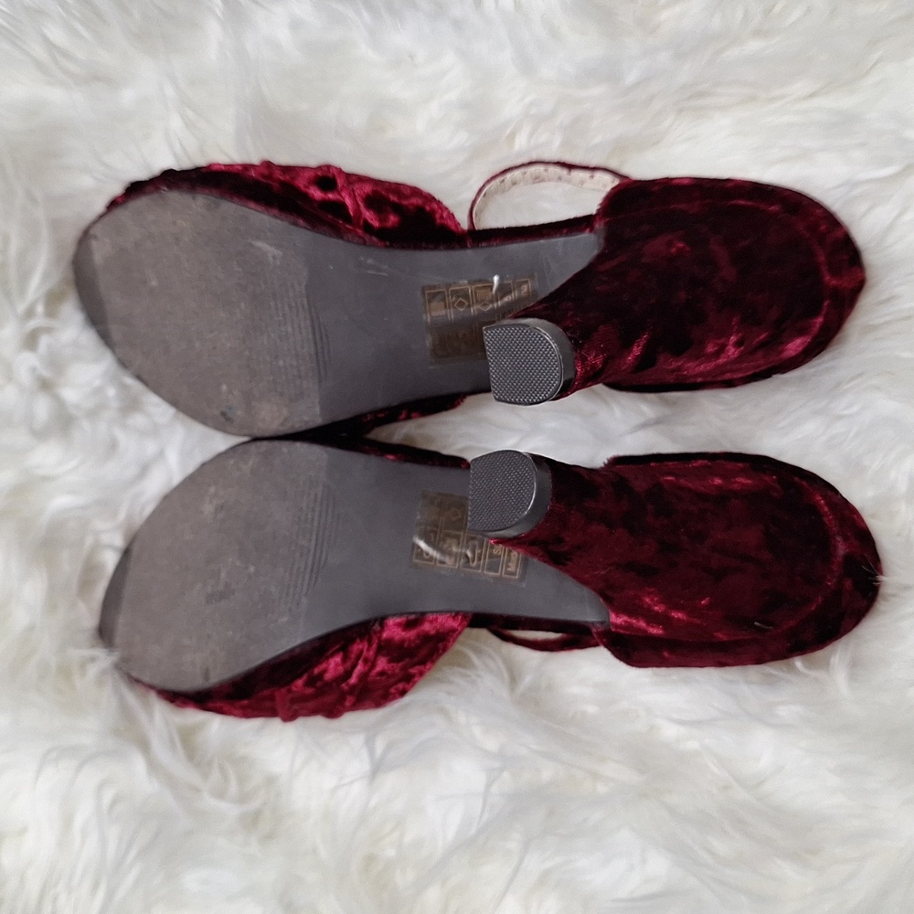 But another innocent tale velvet,wine colored heels - Picture 7 of 11